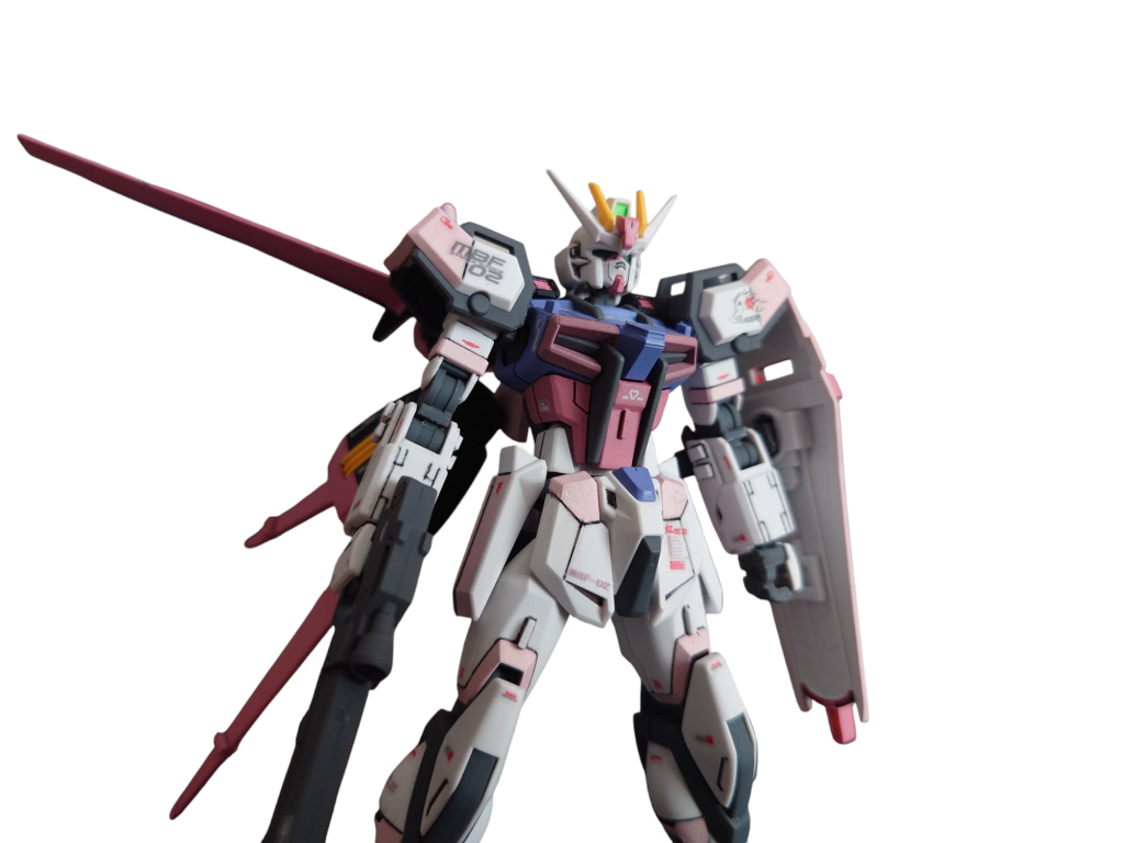 本体は「ルージュ感を残したキラのストライク」をコンセプトに、本体の一部をピンクで塗り分けています。