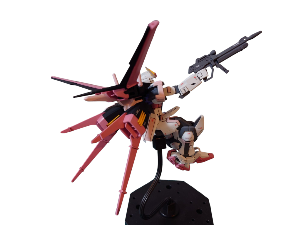 アニメで印象的だったビームライフル3連発のシーンを再現。准将の操縦技術はバケモノですね。