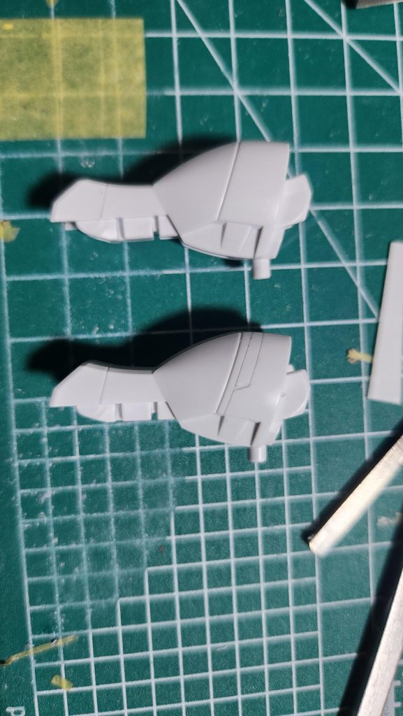 ふくらはぎのスジボリ追加のBeforeとAfterです。ワンポイントだけの追加にしています。