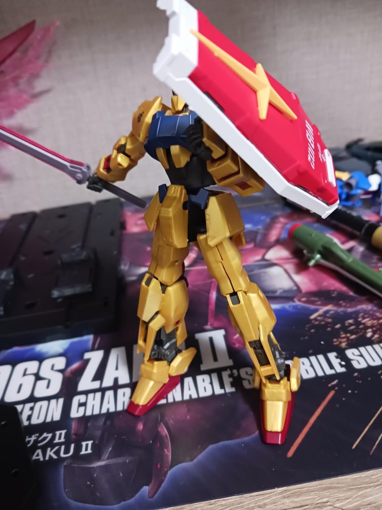 武装は、ビームソードと、画像には無いですけど、ビームライフル(仮)、シールドとなっています