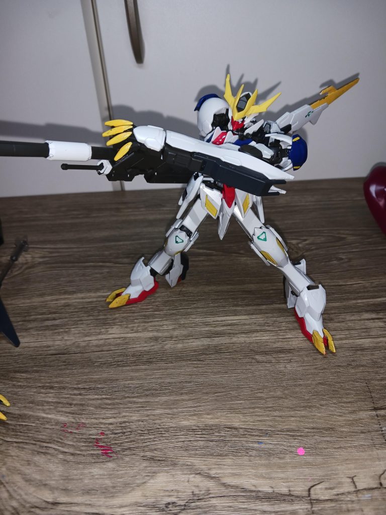 欠点で言うと武装があまり持てない。じくがあまり対応できてなくこれも辛うじて持ってます。