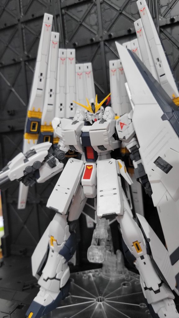 ミサイルポッドの塗装と墨入れくらいはしても良いかもですね。そのうちガンダムと同じカラーリングにしそうでならないです。