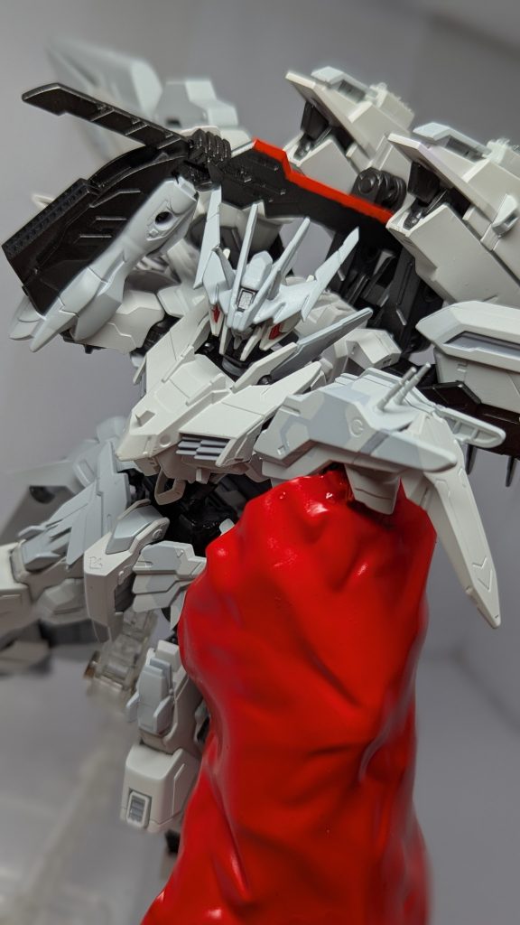 雰囲気で作ったマントも一応装備