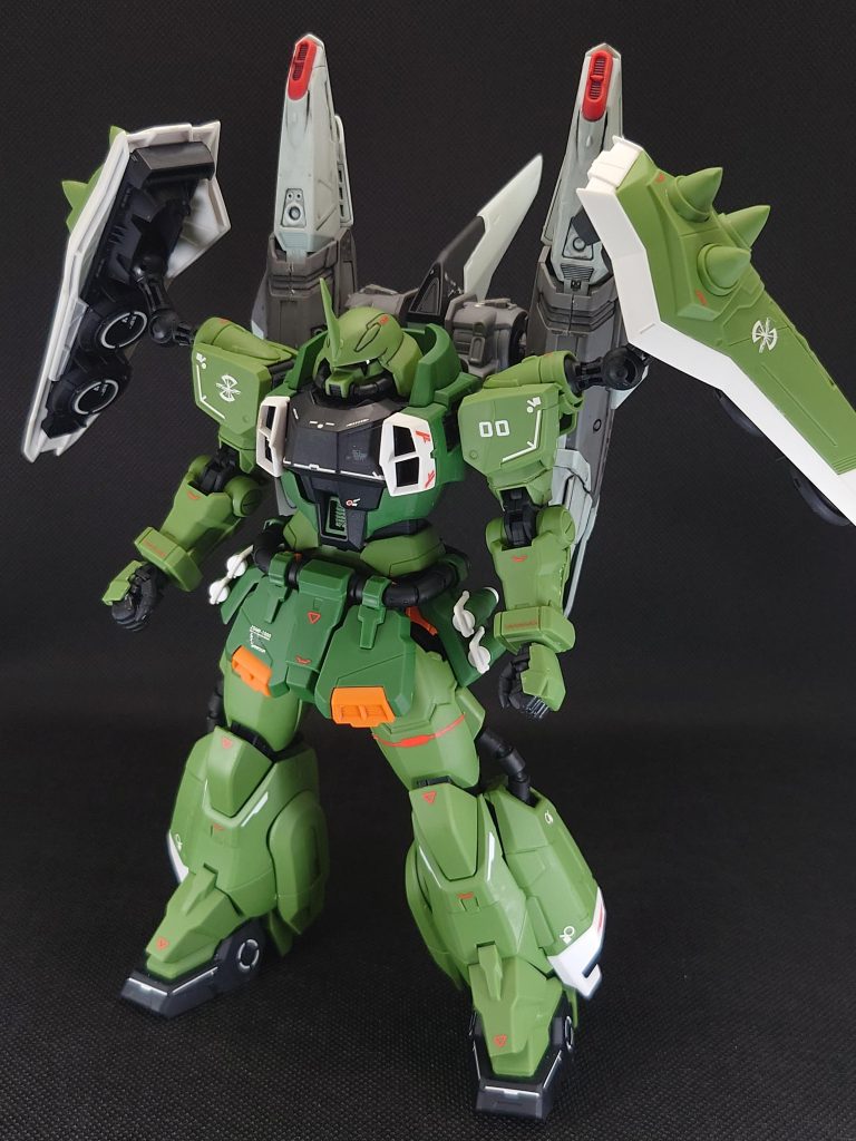 ザクファントム本体だけなら、モチベも保てましたがウィザードセットも一緒に作ったのが運の尽き。一気にモチベがさがり合わせてガンプラ熱も冷めてしまいました(gundam-kao9)