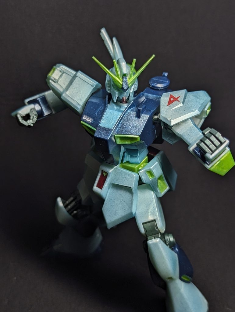 フルサイコフレームのユニコーンと違い、全身が発光する事はないと思いますが、これはこれでありかなと👍