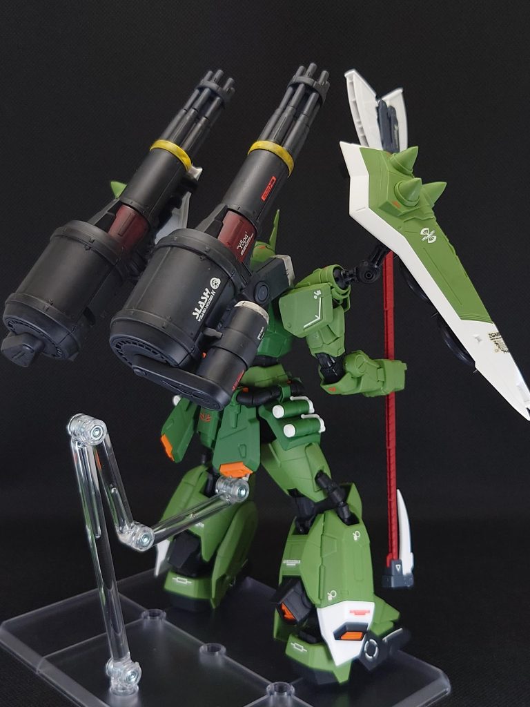 後ろ姿も良い(gandam-hand1)MGは、組んであるドムがあるので次はそれになりますかね。MGは、他のキット作りながら合間にやっていこうと思います(gandam-hand1)