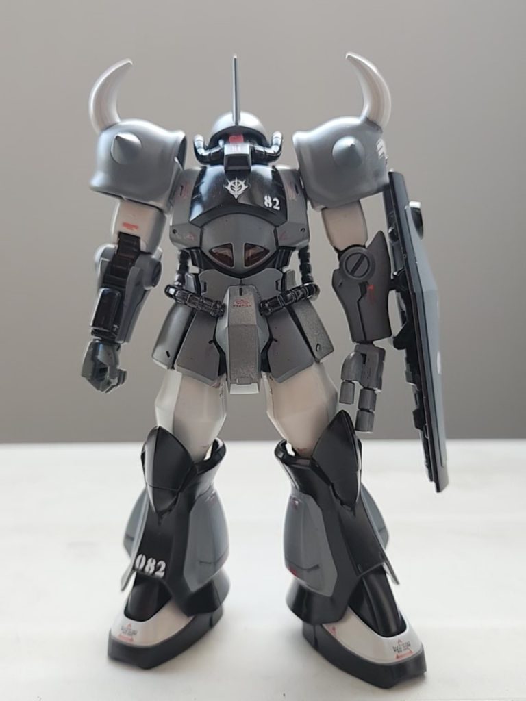 老眼だからか、30分やっては一時間以上休憩しなければ目の疲れがとれないからかなり時間がかかったデカール貼り