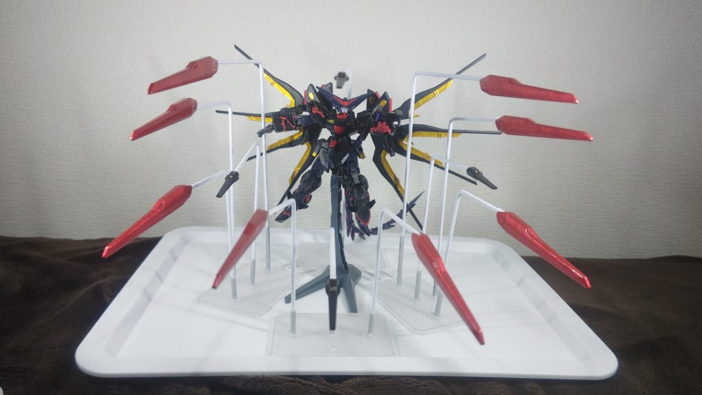 十二王方牌大車併原作では小型の分身を多数作り出し攻撃する秘技。本機では8基の天剣絶刀に4基のドラグーンを追加することで再現している。