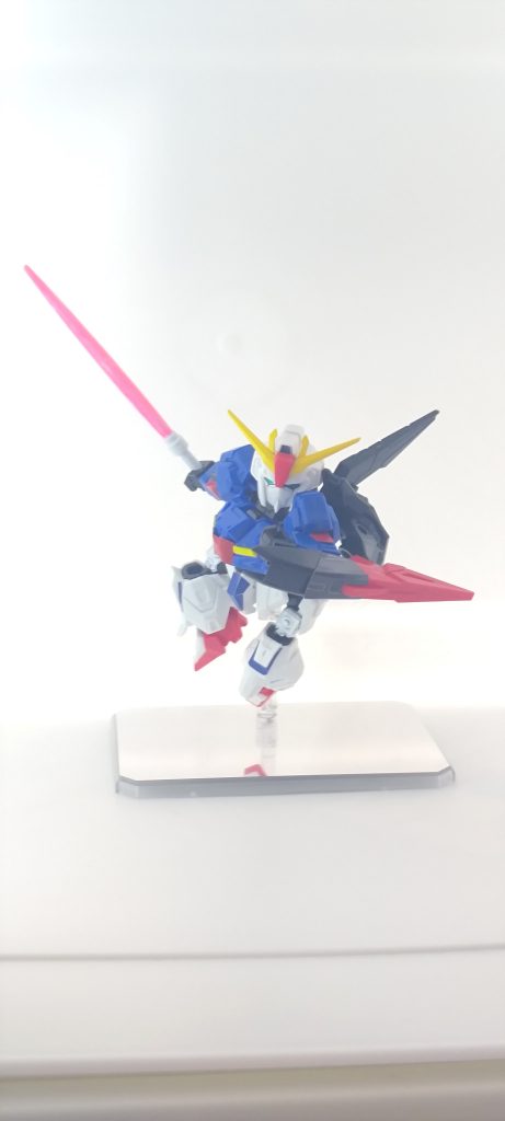 ビームサーベル。家に余ってた誰かのビームサーベルを適当に持たせています。