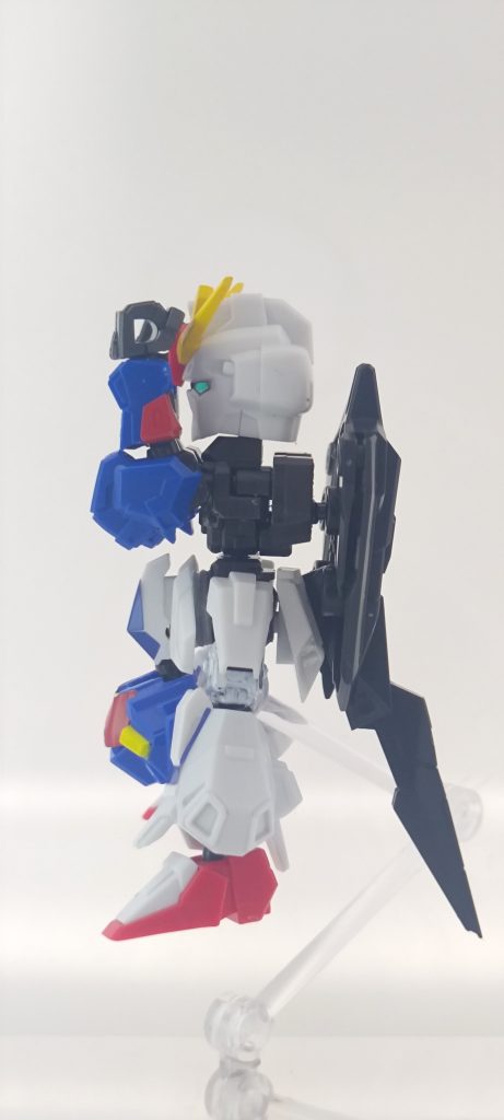 テールスタビライザーは伸ばしておきます。