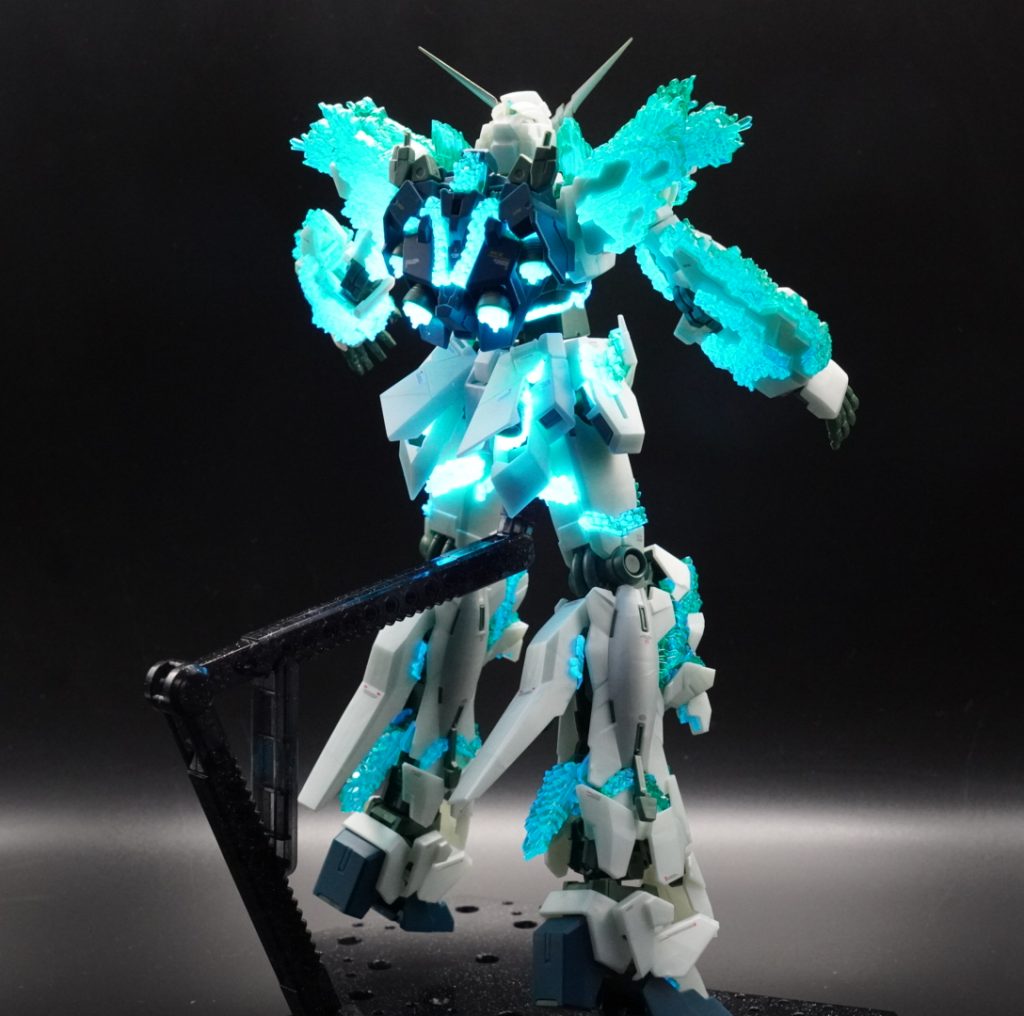 付属のドライデカールを使用。初めてのドライデカールでしたが、なんとか貼れました。