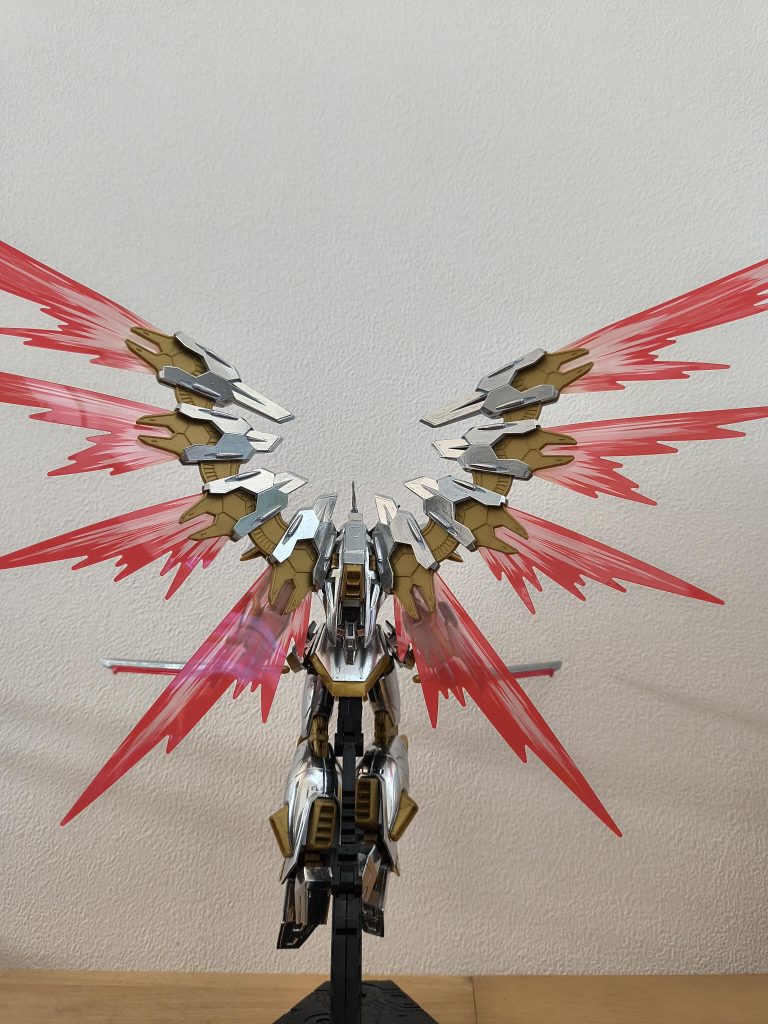 展開した翼はカッコいいですが面倒なので収納バージョンは作らないことにしました