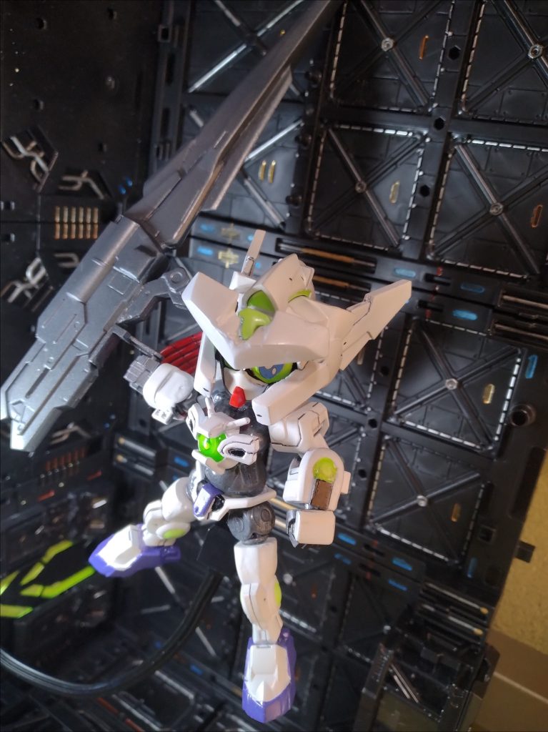 ジンクスのGNバスターソードをベースに大型化した実体刃はMSだけでなく戦艦やMAもGNフィールドごと破壊可能