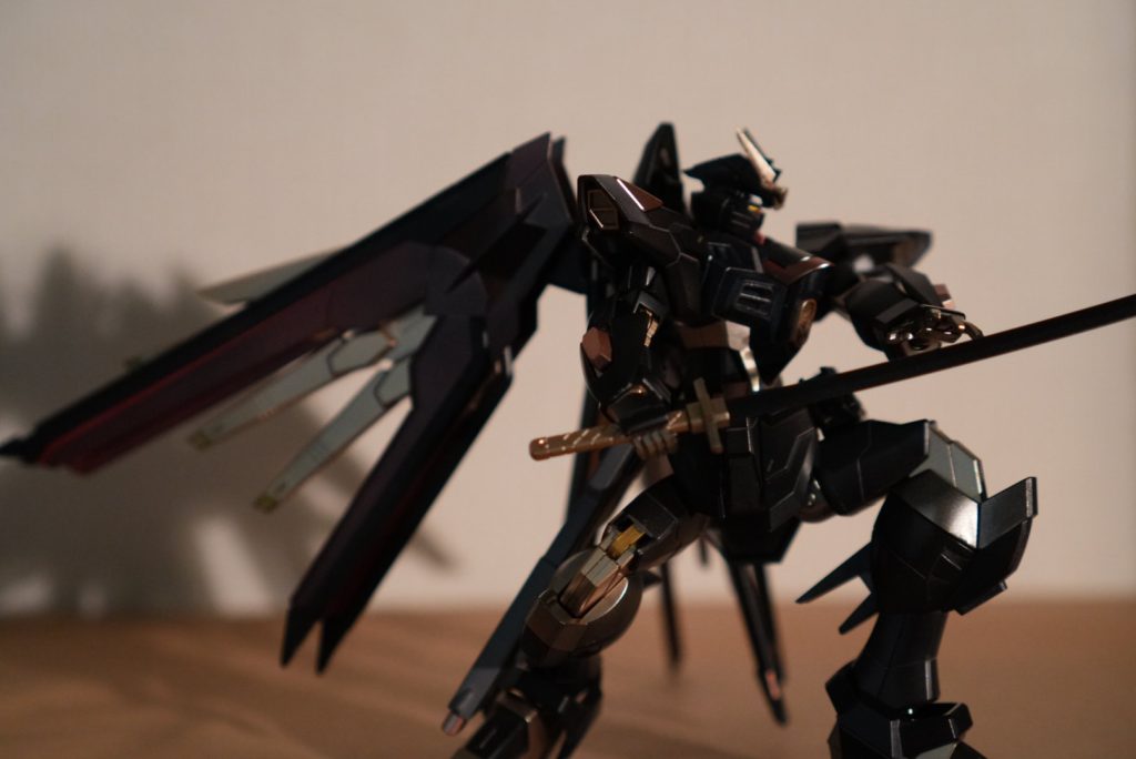 翼畳んでてもかっこいいですよね