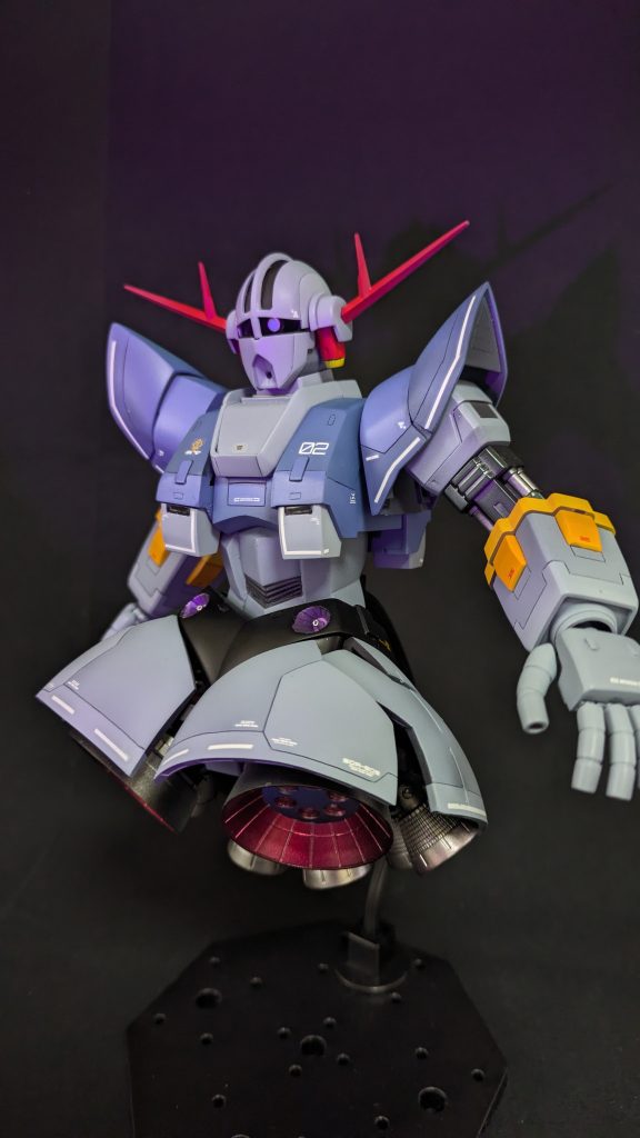 ブルー、グレー、イエローは各2色で塗り分けました。