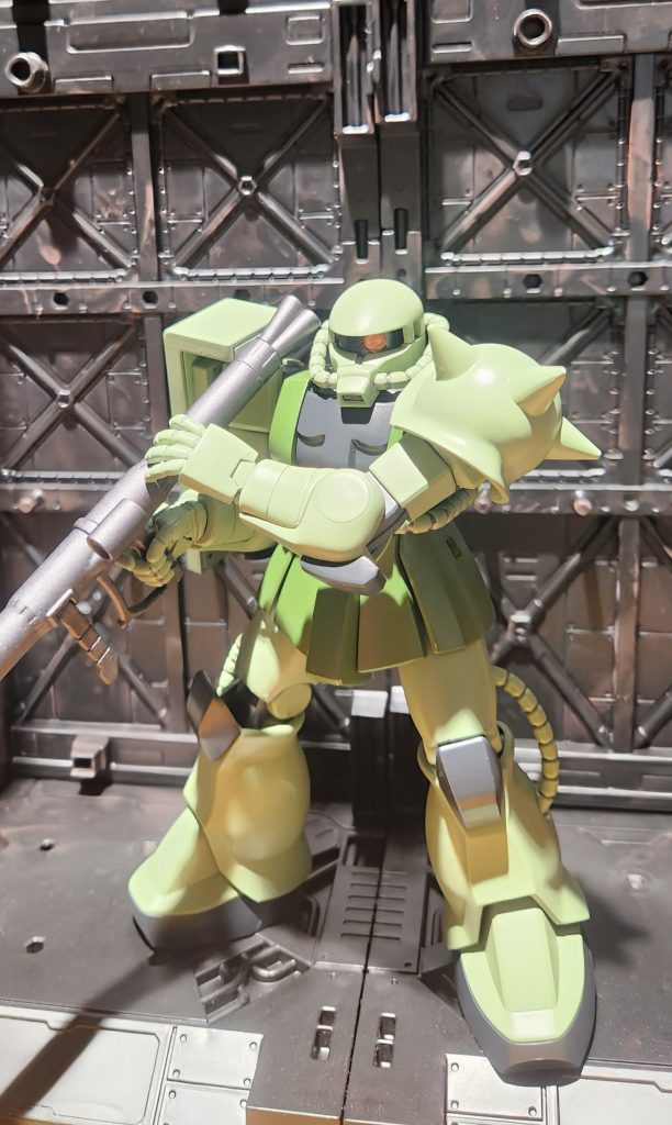 ザクバズーカは他キットから転用しましたが違和感ないように寄せて仕上げました。シンプルに作るのもまた楽しい息抜きになりました。これからは色々HGシリーズも作っていきたいと思える良キットでした。