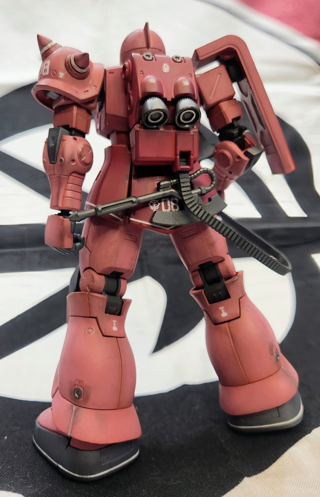 ドラムマガジンの無いザクマシンガンの解釈も格好良いです。あと昔山奥でサバゲしてた時に掲げていた自国国旗を発見したので、バックに掲げて撮影しました。恐らくこれからこのパターンでの撮影も増えそうです。