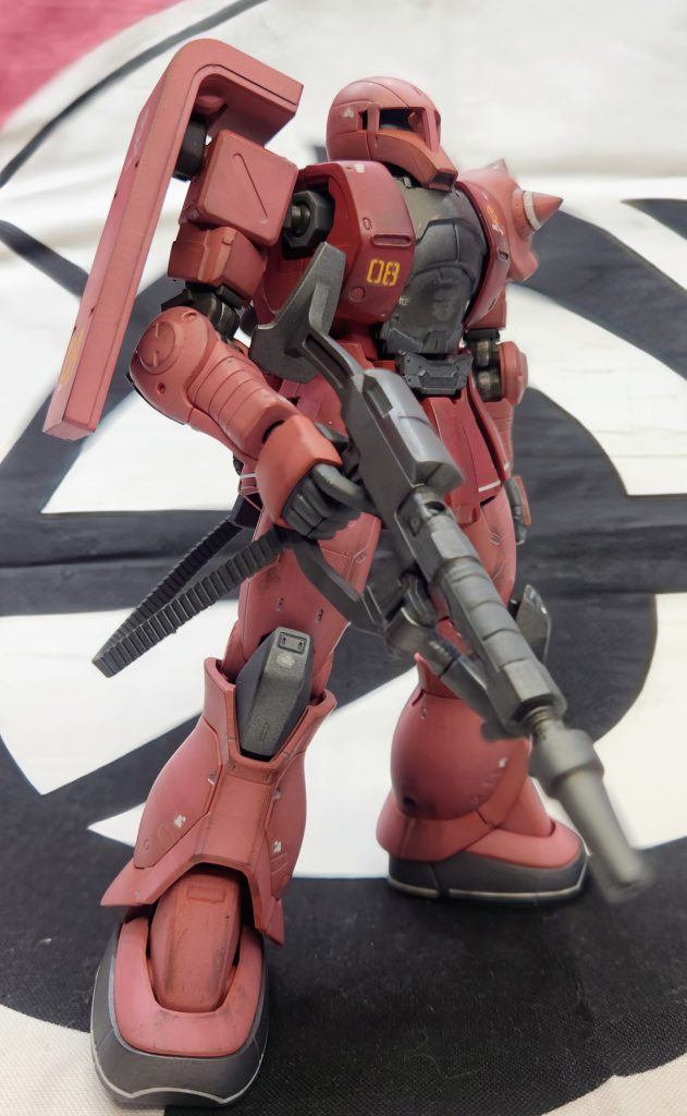 作業前にTHE ORIGINを映像で見て、シャアの圧倒的な操縦能力での戦闘時をイメージして作りました。なのでウェザリングも適度に加えて楽しく作れました。