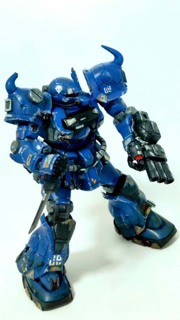 シールドオフ。あまり接近戦したくないパイロットのイメージだったので、近接する気満々の長剣はオミット。