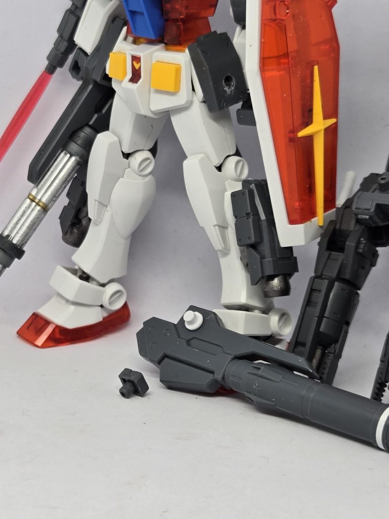 腰装甲には３㎜穴開けたので付け替えOK