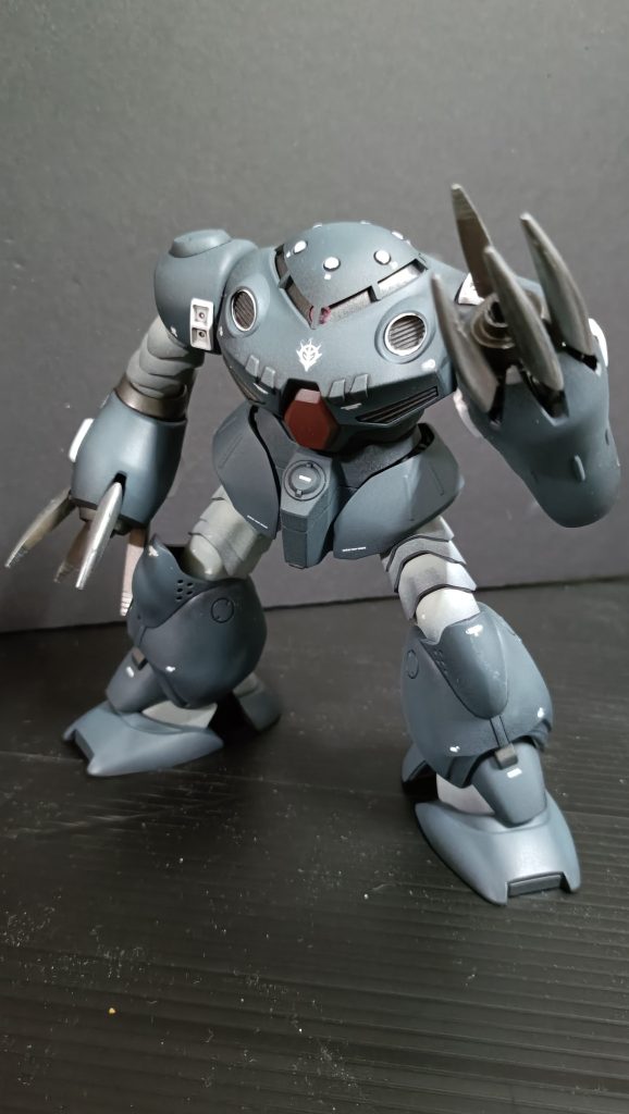 いつものパッケージアート風ポージング。