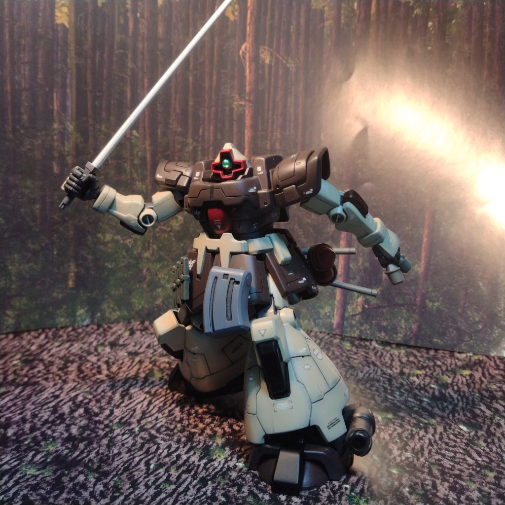 HG作るのは余り慣れてないですが!HGだから早く作れるだろうと思ってる時にかぎって寝てしまうので!結局MGと変わらない製作時間になってます!😄