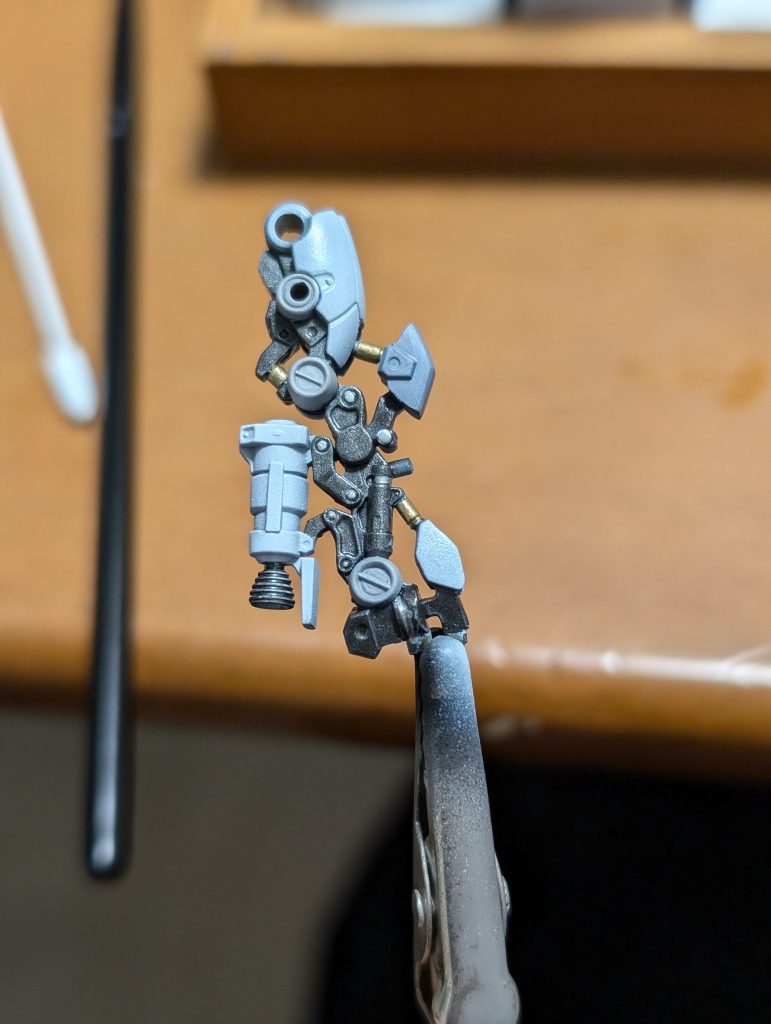 全く見えなくなりますがフレームも塗装