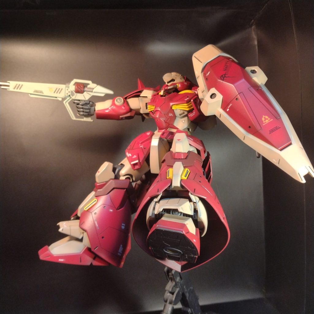 今回はいつもよりは簡単に早く目立つところだけスジ彫りを入れました!😄