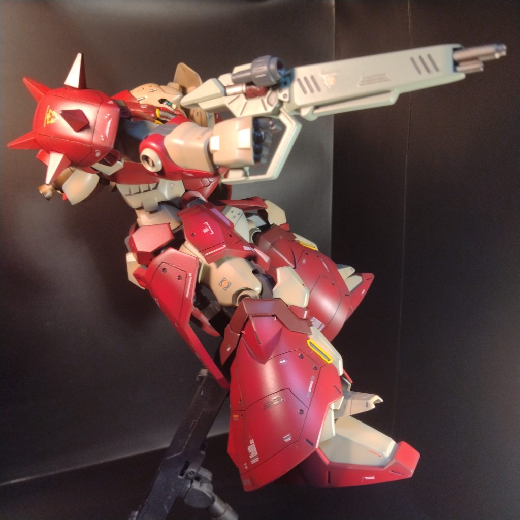 この数機前からHGの製作に切り替えてますが!HGはほぼマスキングでの塗り分けや塗装しながら組んで行くスタイルですね!