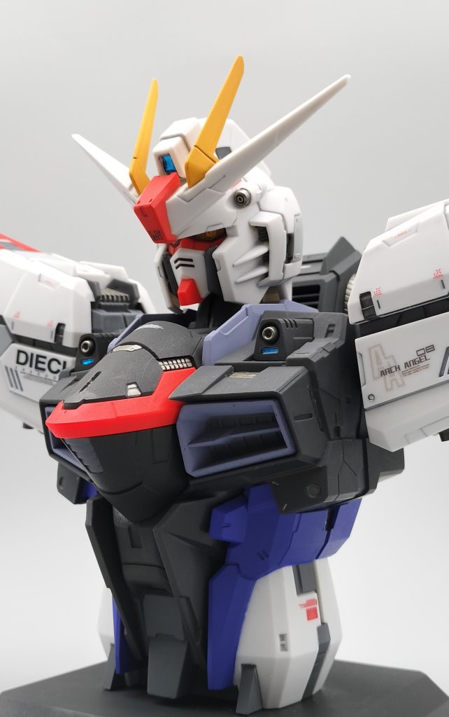 フリーダムガンダム胸像–2枚目/制作者：shinfan