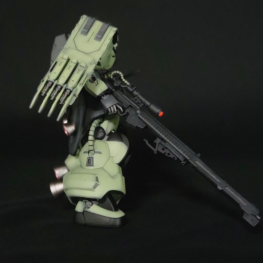 右側面ライフルはシステムウエポンキットを混ぜて制作。