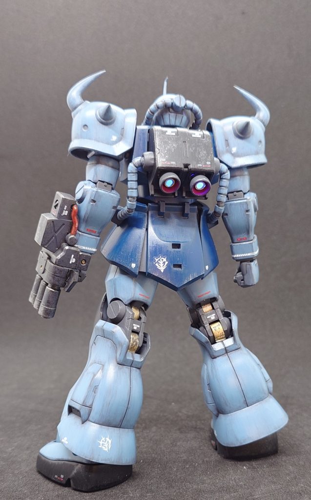 スラスターの真ん中に蛍光ブルー