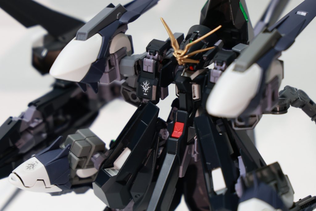 本体のウーンドウォートは基本的に塗装なしサイコブレードだけ質感が気になったので塗装しています。その他のパーツは基本的に全塗装です。