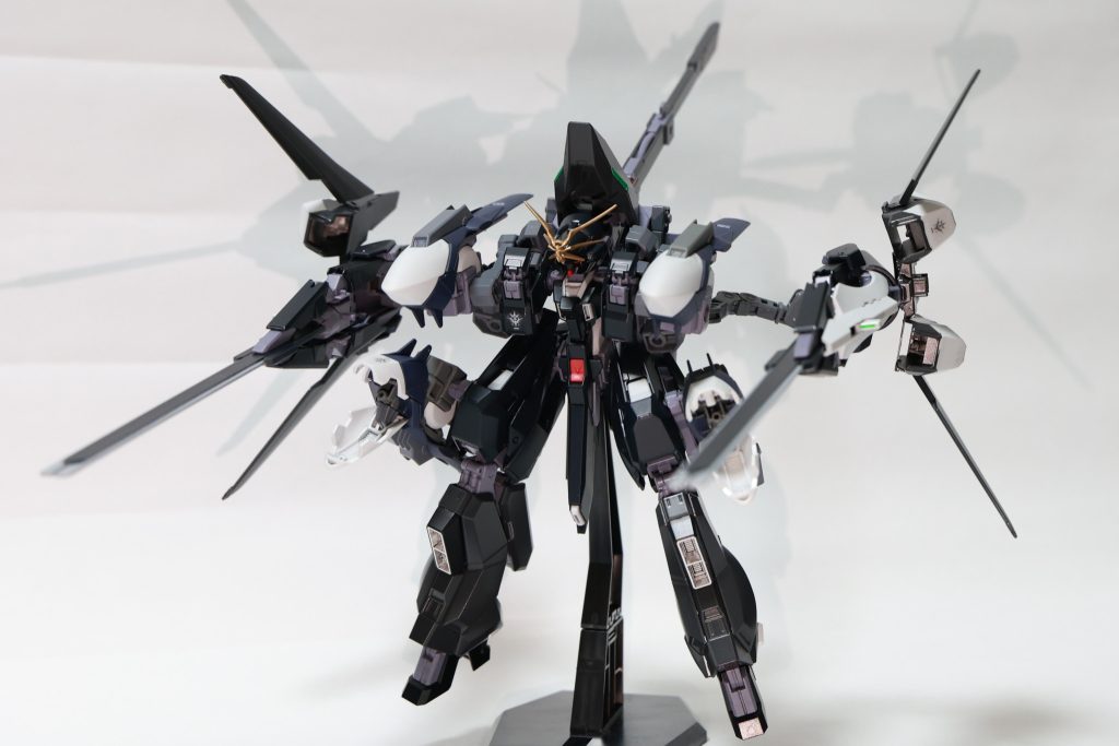 一斉射撃CSBと腰のフルドドⅡのビームキャノンによるフルバースト