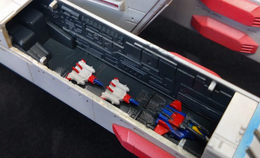 カタパルトデッキ②モビルスーツよりもこちらの方が塗りが難しかった、、