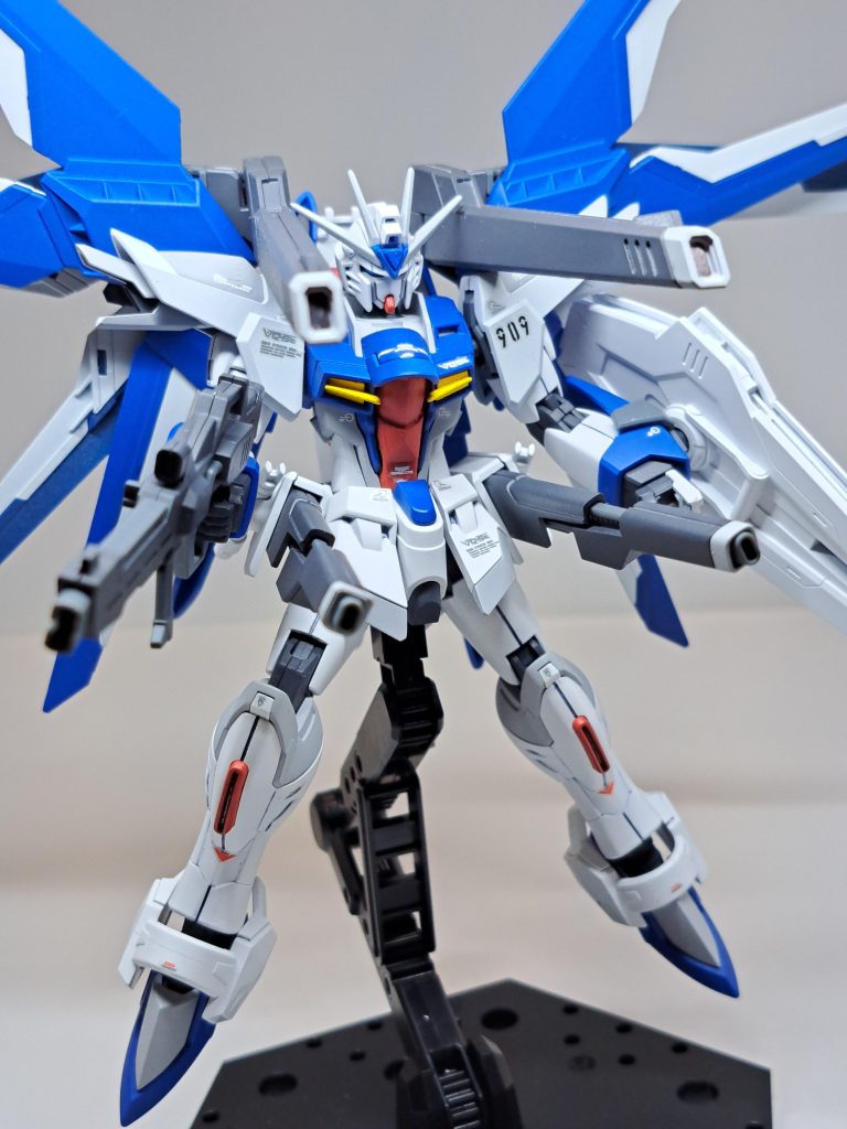 ハイマットフルバースト。フルバーストモードあるあるで、インパルス砲に顔が隠れないアングルで撮影するのが難しいですね。