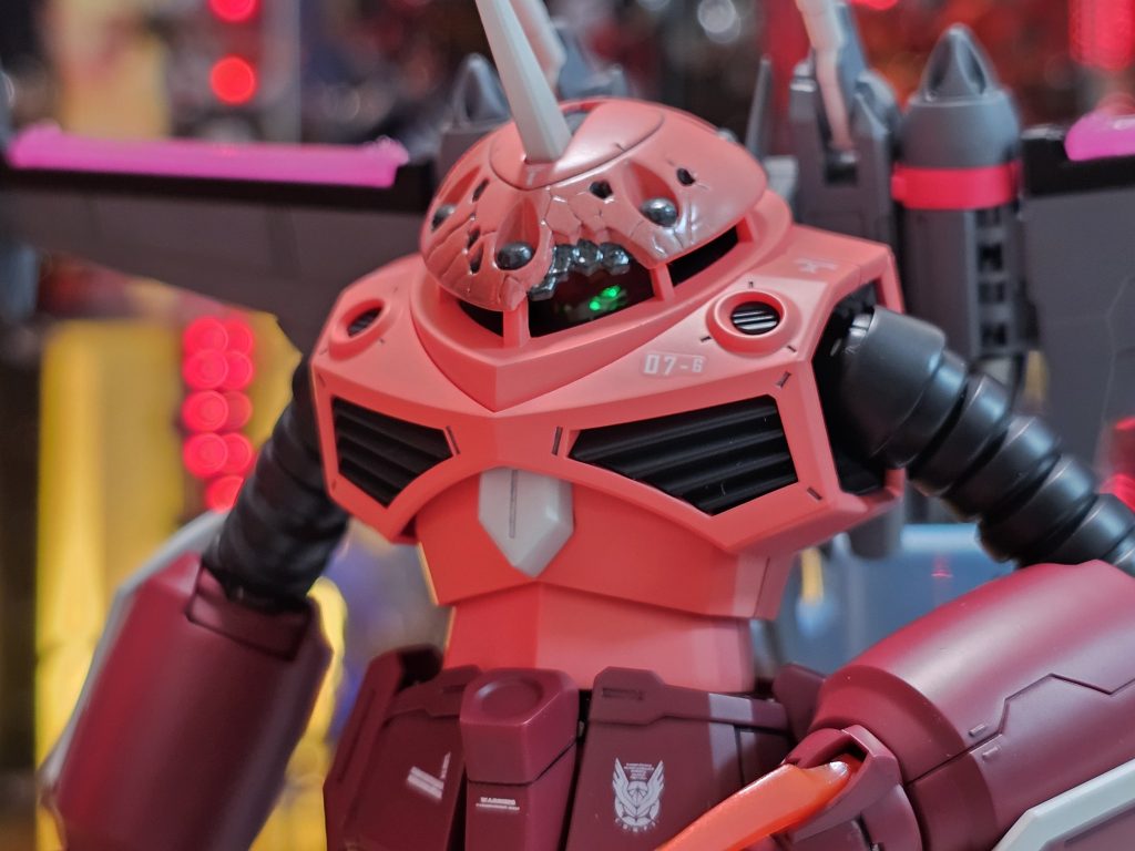 この角度の方がインジャ弐式の顔が見えます。