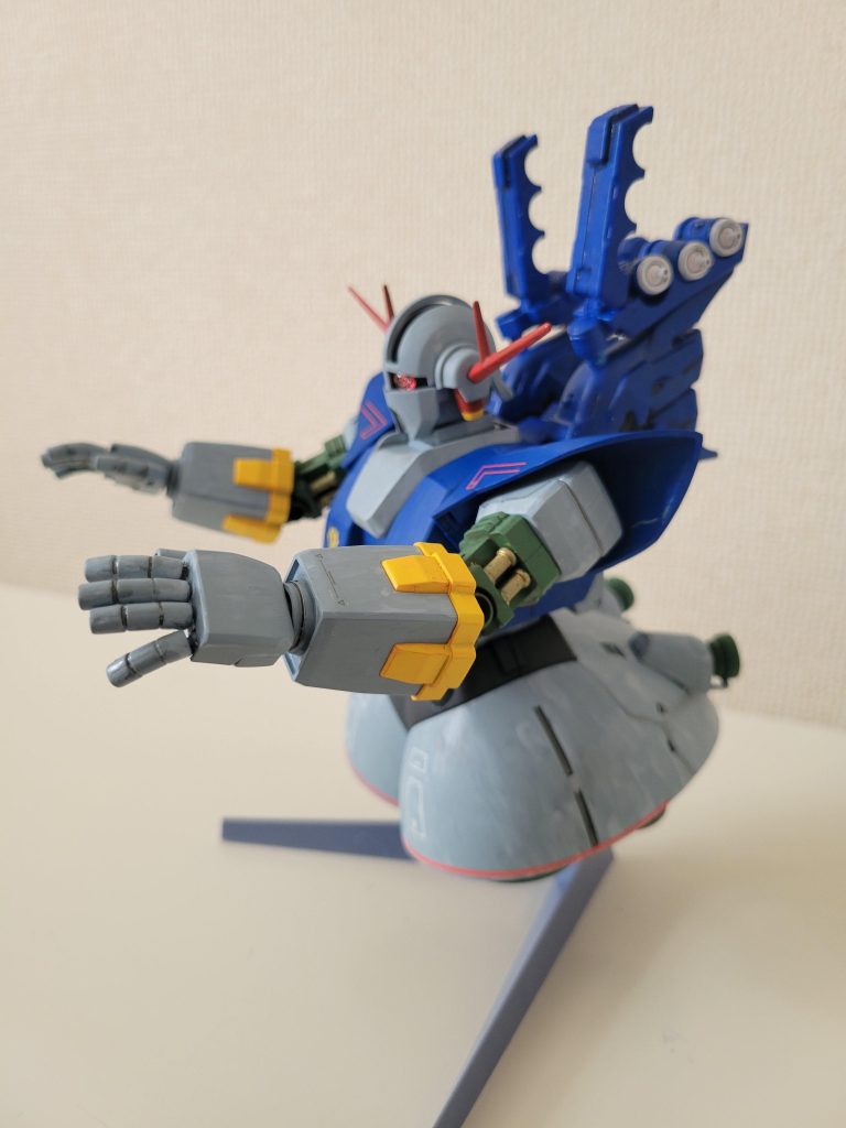 なので試験的に小型化したビットのコンテナという設定でバックパックにつけてみました。ビットの稼働時間は短くなったものの機動性はアップしてる感じ。