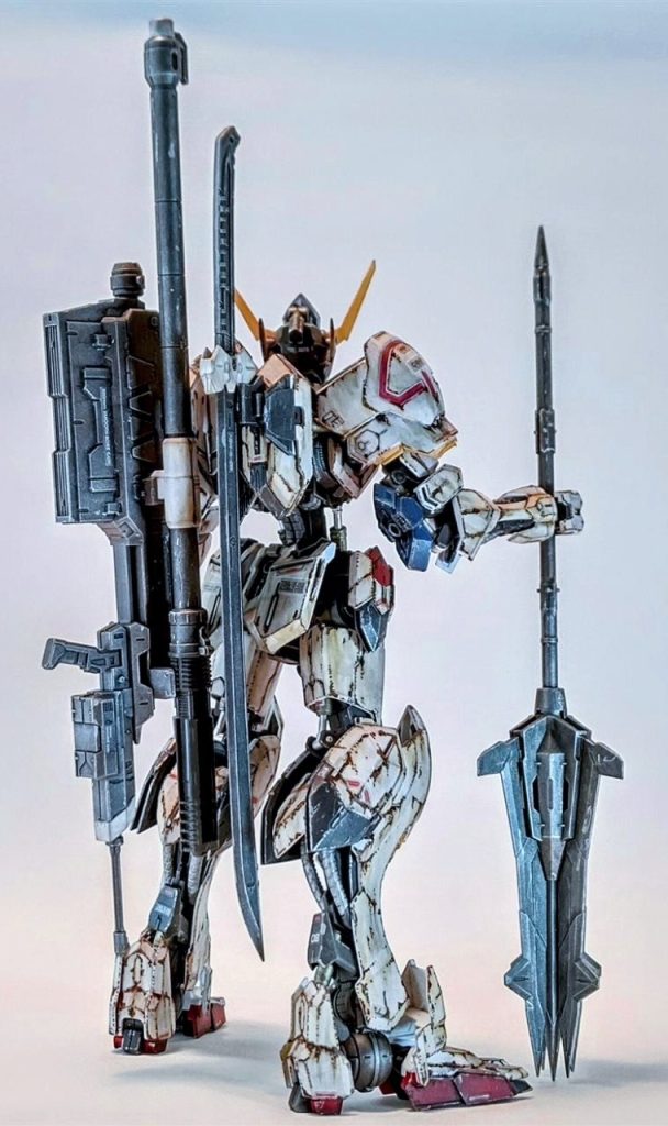 武器持たせて立たせるだけですがね(笑)なので、ポージングつけて躍動感を！！