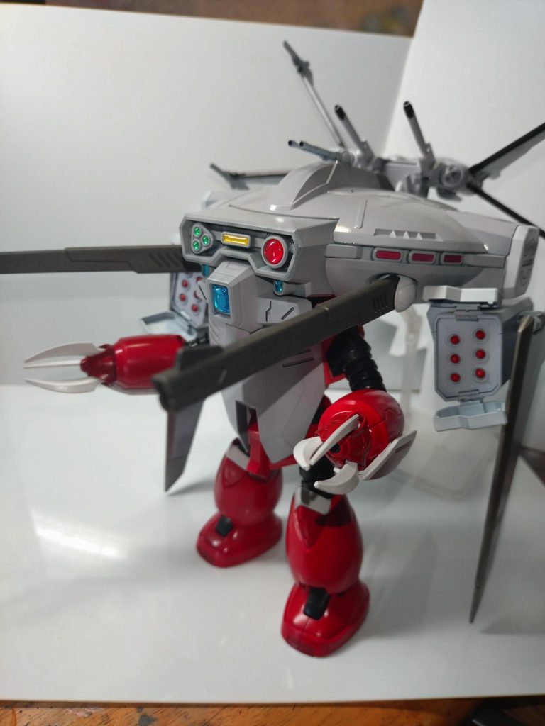 ズゴックと合体！！後ろにスタンドがないと倒れる……