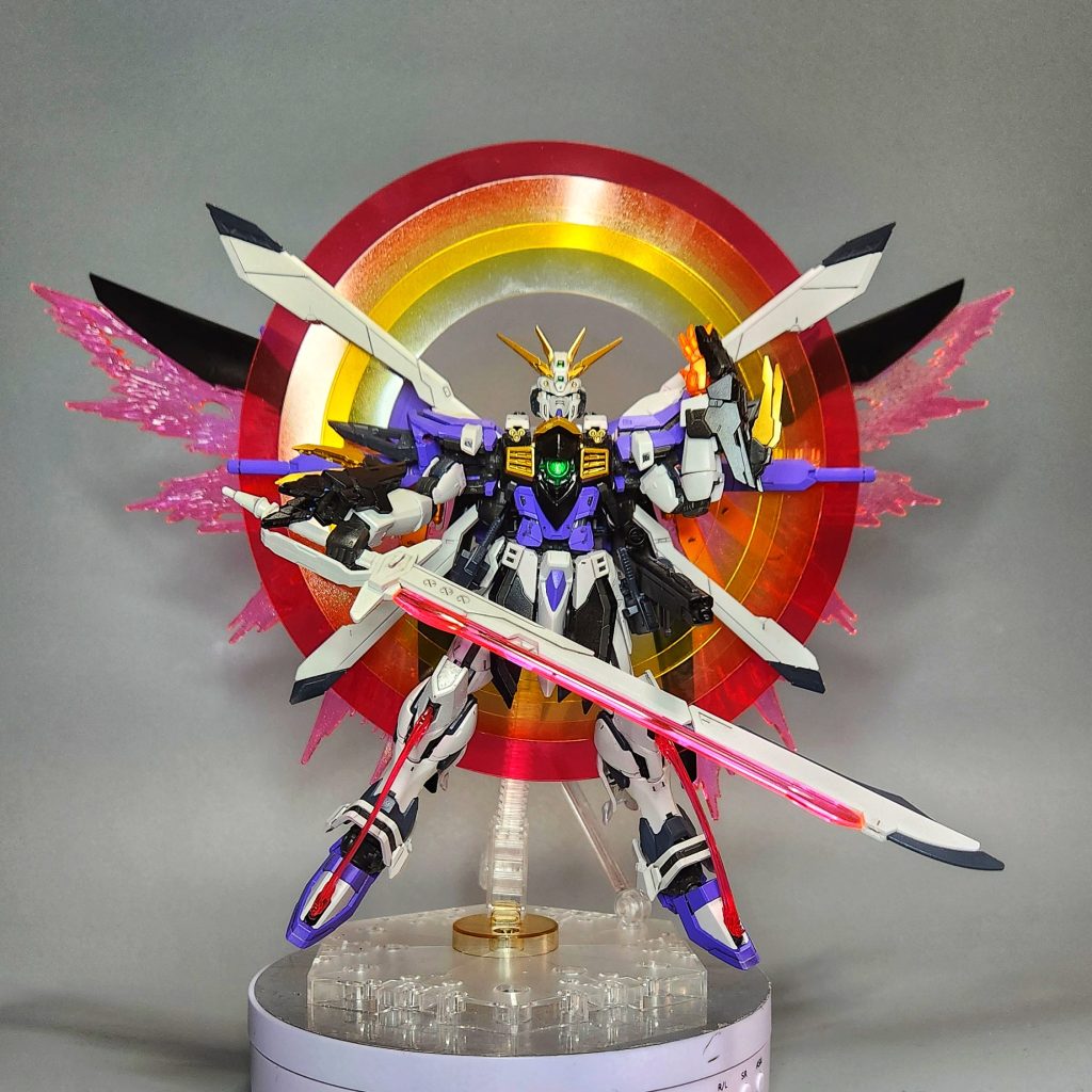 フォルトゥーナガンダム本体ディスティニーのバックパックとビームブーメランとインフィニテットジャスティス弐式のビーム重斬脚とストライクノワールのビームガンを追加してさついマシマシ仕様にしました。