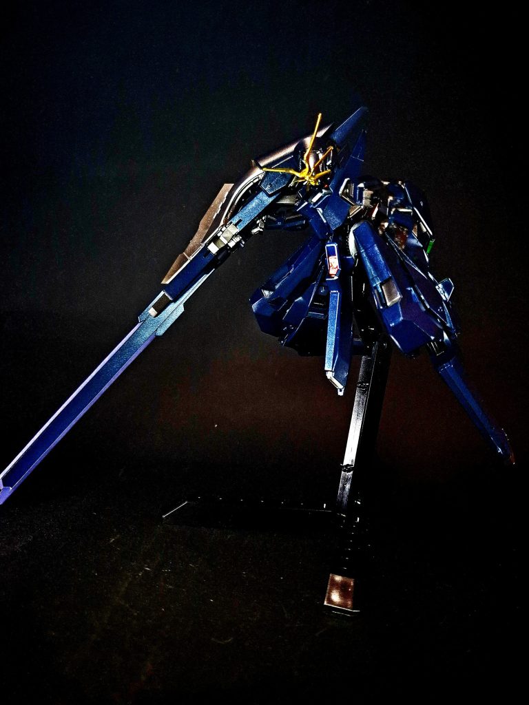 「ガンダムTR-6」は単体の機体を指す呼称ではなく、素体MS「ウーンドウォート」もしくはそのコア「プリムローズⅡ」を中心とした兵器体系のコードである。換装を軸としているが、本機のそれは「ドラムフレーム」を基部として各部位・パーツを組み替えていく方式であり、これら機種統合計画と万能化換装システムの恩恵により「無限」と表現される程の凄まじい拡張性を誇る。