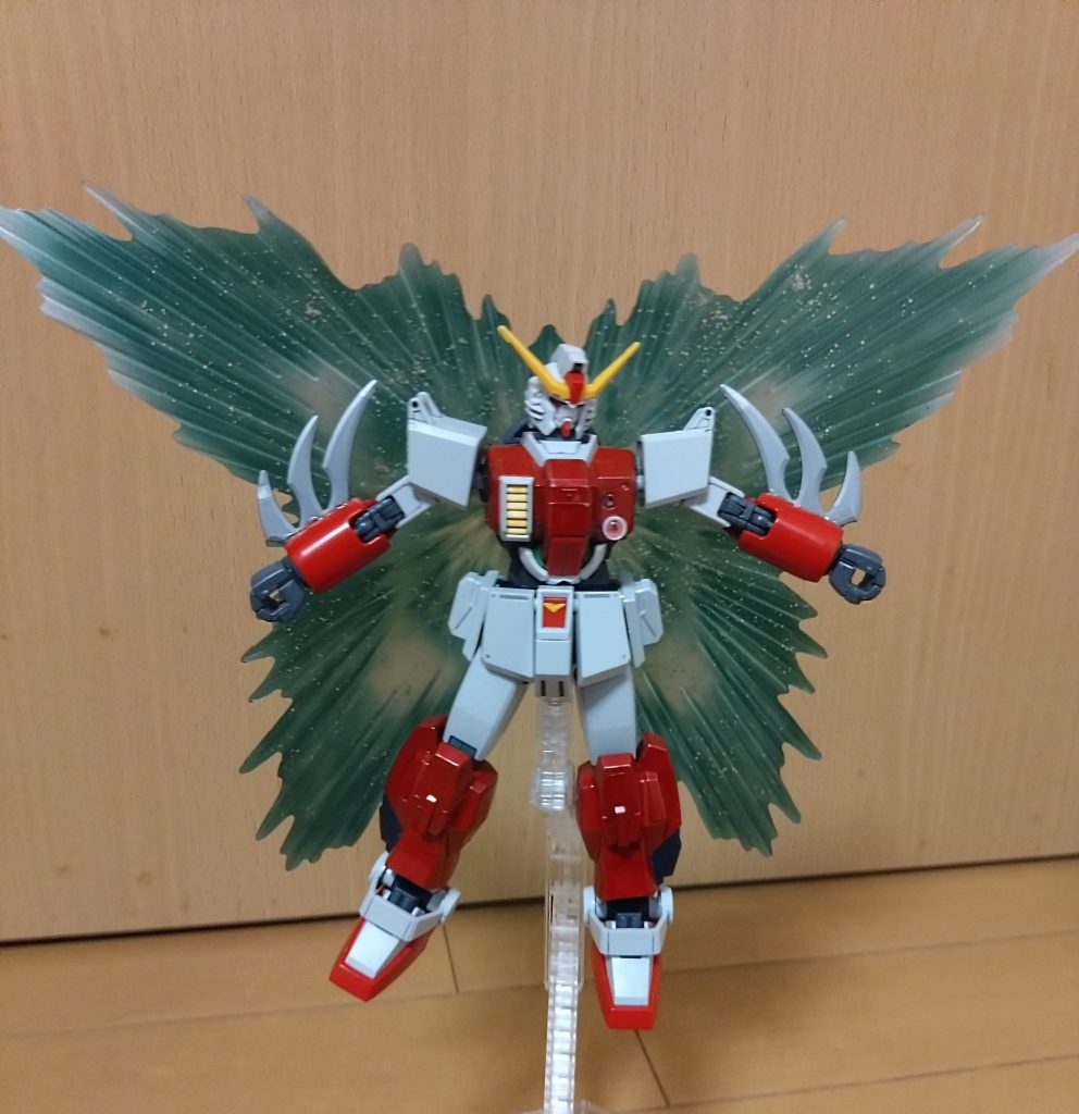 　取り付けた炉心の影響かそれともバックパックの太陽炉のおかげか単体での飛行も可能！　その際緑に光り輝く翼を展開します。　そして空から降り注がれるジェネレーター直結式のビーム砲……w（実質ゲッ〇ービーム）今回はこれで終わろうと思います。悪ふざけにお付き合い頂きありがとうございましたww