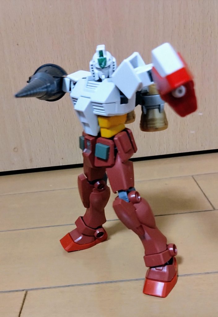 以下適当にアクション「くらえ!Gドリルっ!」オプションパーツのバルバトス滑空砲の中に付属していたランスの基部をガンダムの腕に装着できるように改造し、ダブルヒートホークとセットに入っていたドリルランスの先端を繋ぎ合わせたドリルアームです!