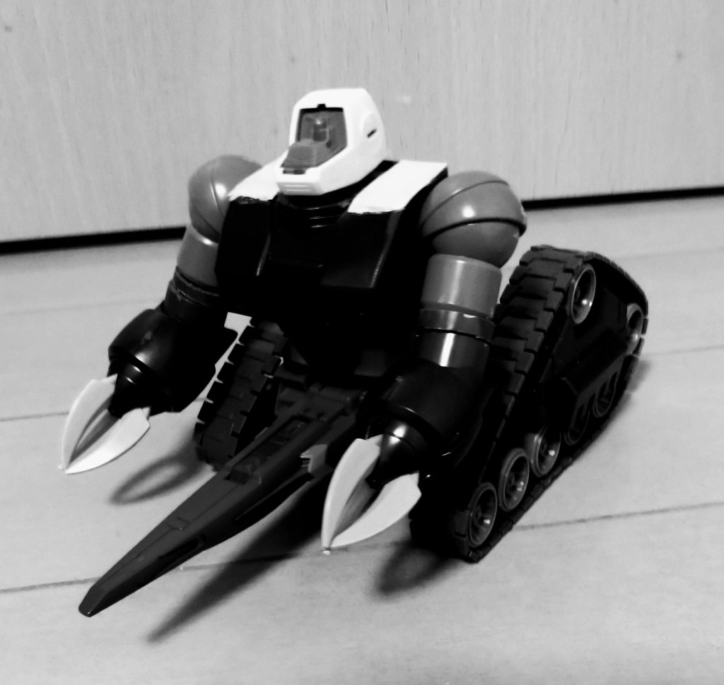 作品名：３号機製作中<p>現在G-1、G-2に次ぐ３号機をガンタンクをベースに製作中です。 でも、明日から出張なので、今日中に完成させれれば投稿します。 出来なければ完成は未定……(；・∀・)</p>