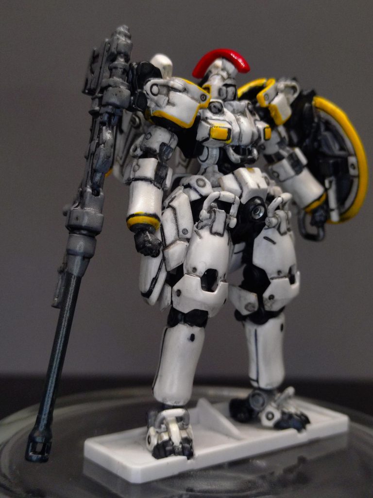 色塗りはEndlessWaltz版を参照しています。汚しとスミ入れを入れたは良いが、最後のトップコートを吹き過ぎてしまい、全体的にくすんでしまいました…