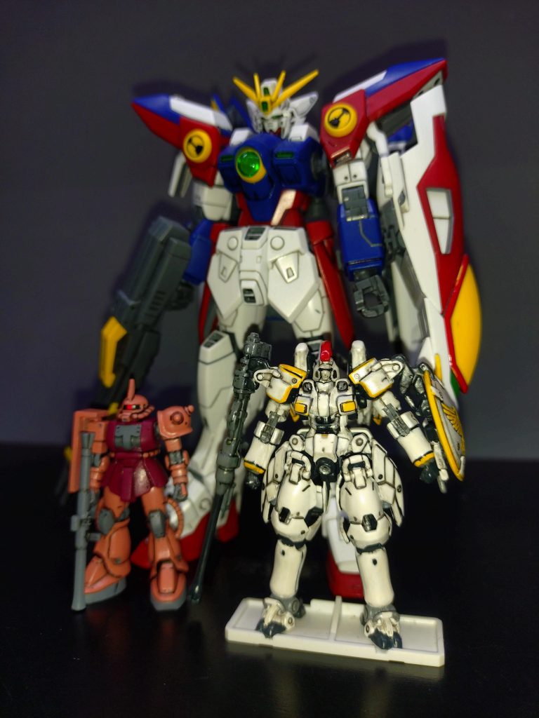 HGの半分以下の大きさで、カップメン付属のシャアザクよりかは大きいが、パーツ数が多いので格好良いですねぇ。あと3体(パラス・アテネ、グフ・フライトタイプ、ザク・キヤノン)買ってあるので、また挑戦したいですね。