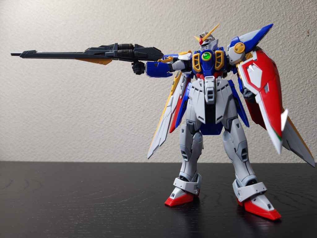 射撃ポーズ。ポーズの付け方、写真の撮り方共に要勉強です。