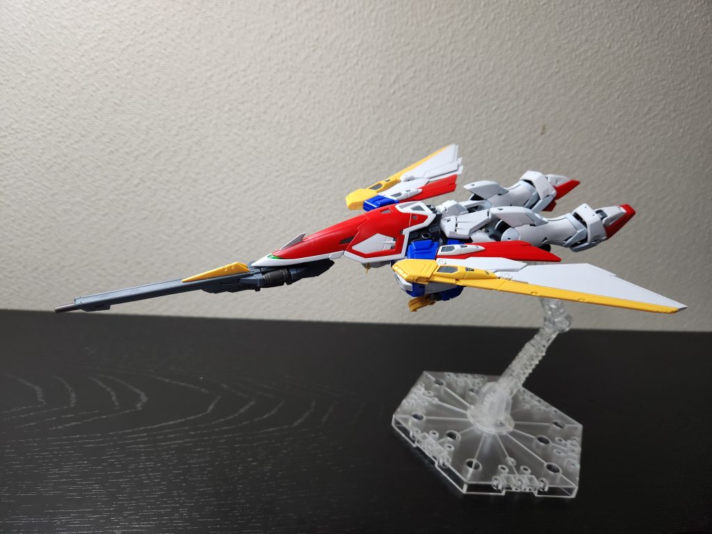 完成しても、そんなにいじることをしないので、多分もうしないであろうバードモード。思い出に撮影(笑)細かい事ですが、昔は“バードモード”と言っていた気がするんですが、最近はどこも“バード形態”と表記してるのが少し気になる。