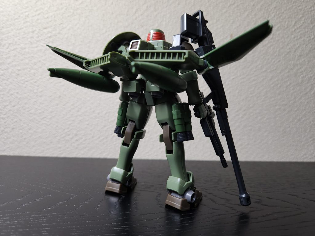 バックパックは、よりトールギスっぽく見えるかと思い、飛行タイプを選択。